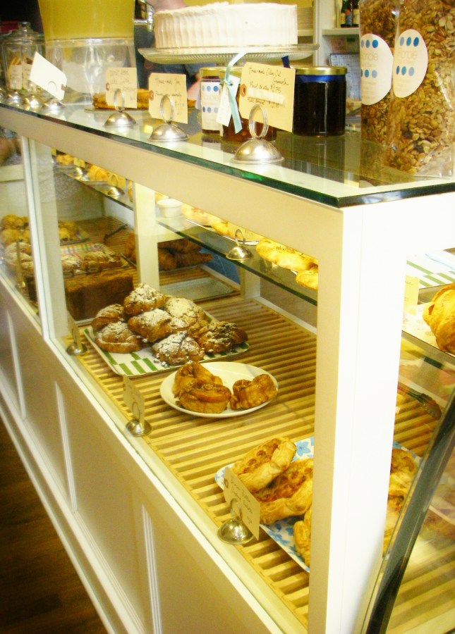 Floriole pastry case