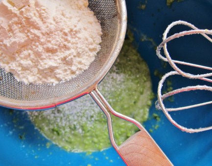 Sweet Pea Spring Cake (14)